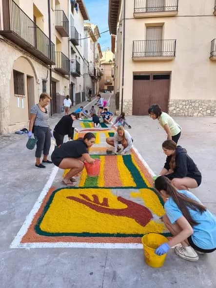 Aguaviva celebra su día grande con arte y tradición