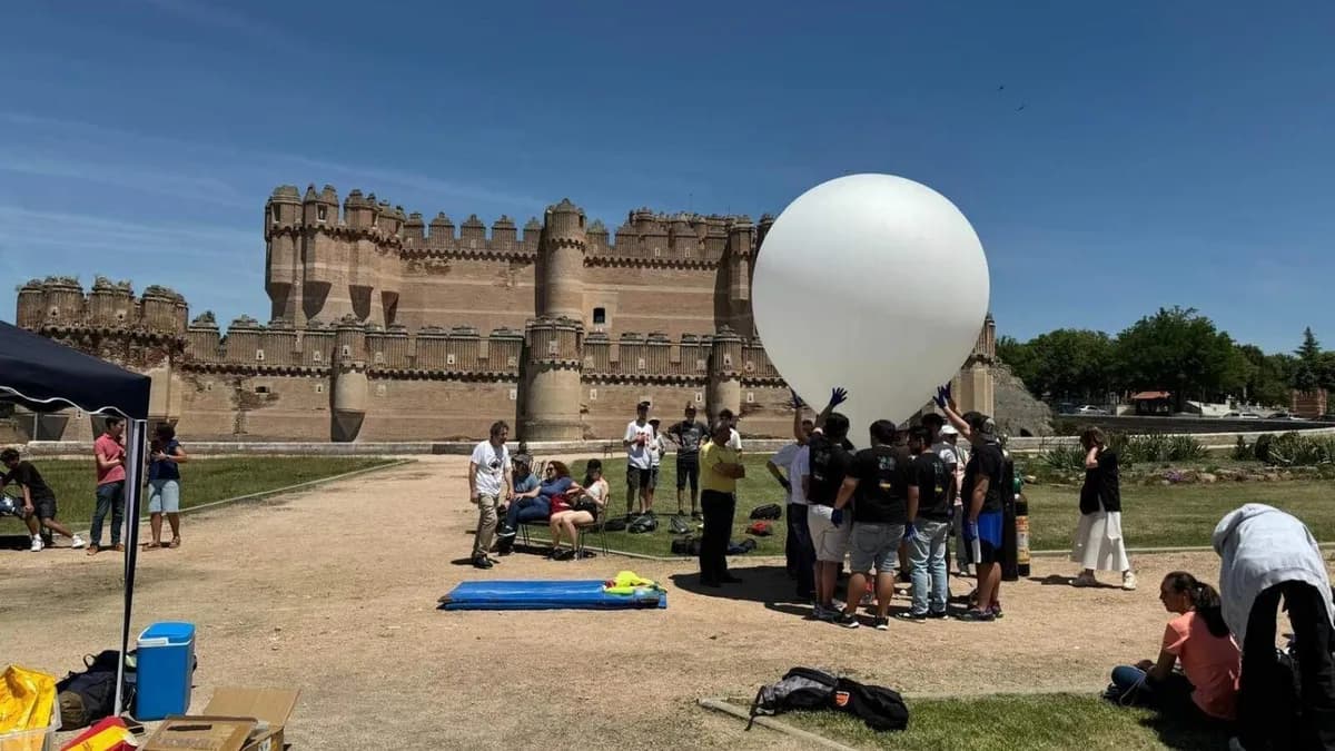 Estudiantes de Madrid lanzan experimentos a 30.000 metros con globos sonda