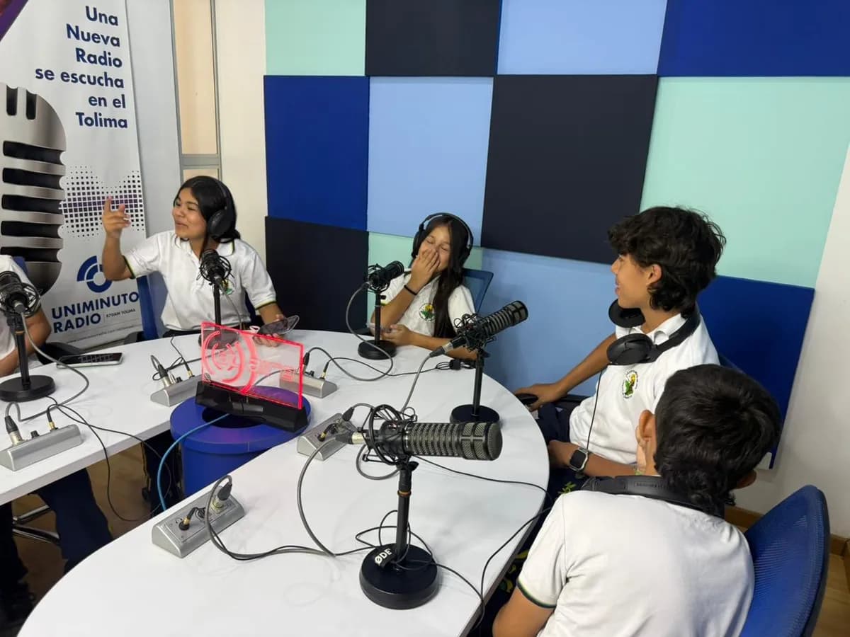 Estudiantes de Ibagué inspiran con historias en la radio
