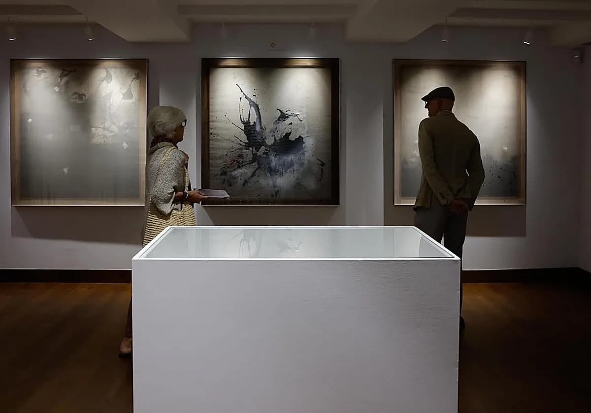 Ribera de Arriba celebra la cultura con la exposición de Kely Menéndez