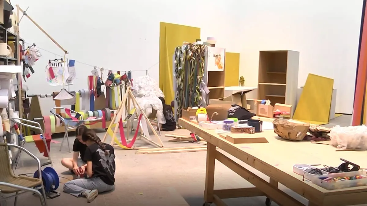 As Pegas transforma materiales reciclados en arte en el MARCO de Vigo