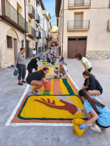Aguaviva celebra su día grande con arte y tradición