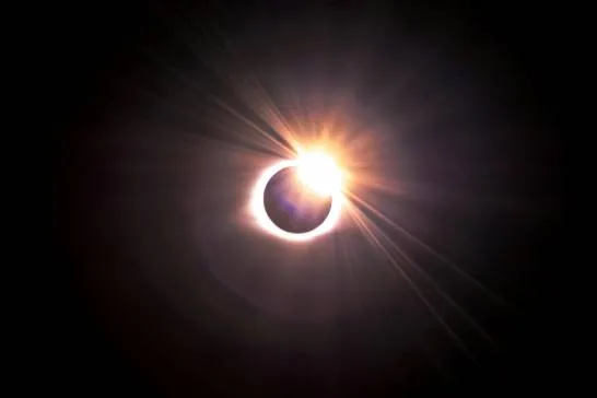 Nuevo visor web para disfrutar del eclipse solar del 12 de agosto