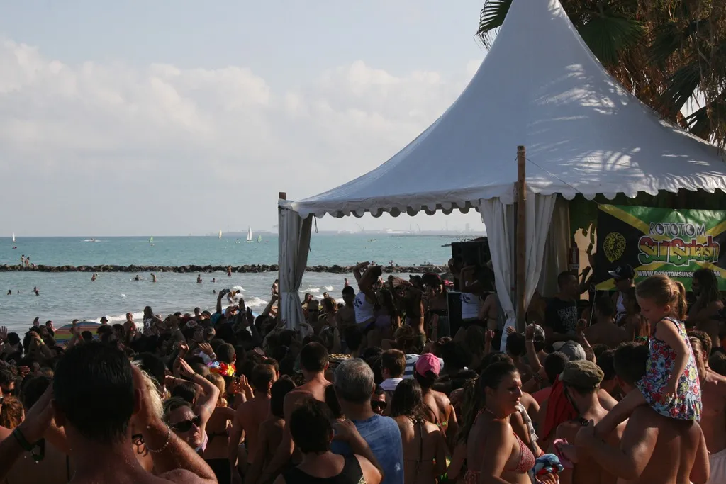 Tuawa y Rototom evitan 300 toneladas de CO2 con 13,500 árboles