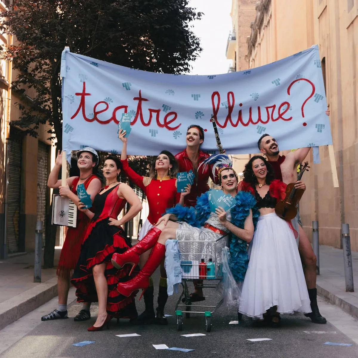 El Lliure celebra 50 años con 'Tot fent La bella Helena'
