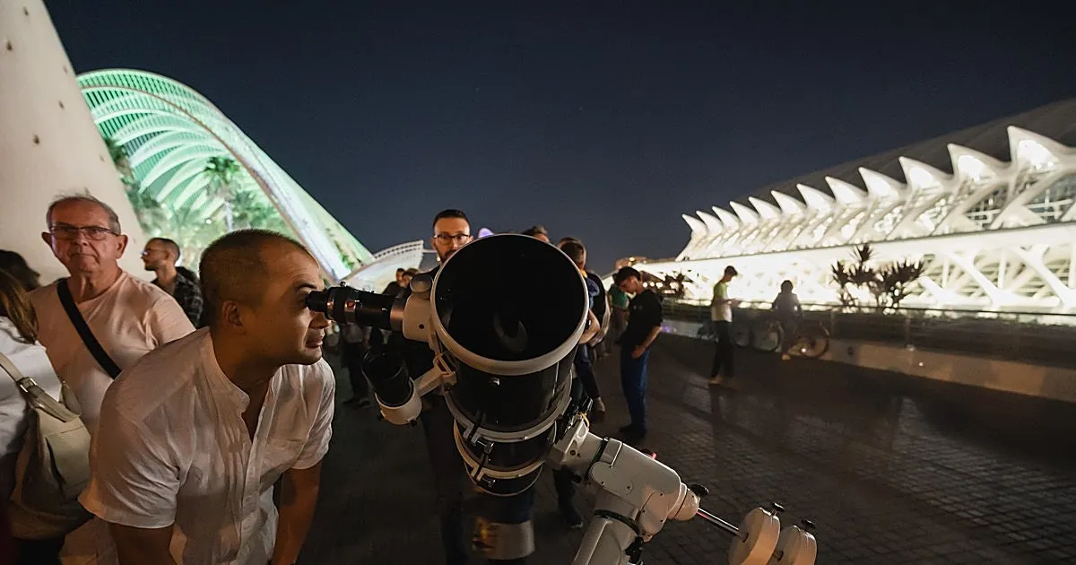 Observaciones astronómicas y biotecnología en la Ciudad de las Artes