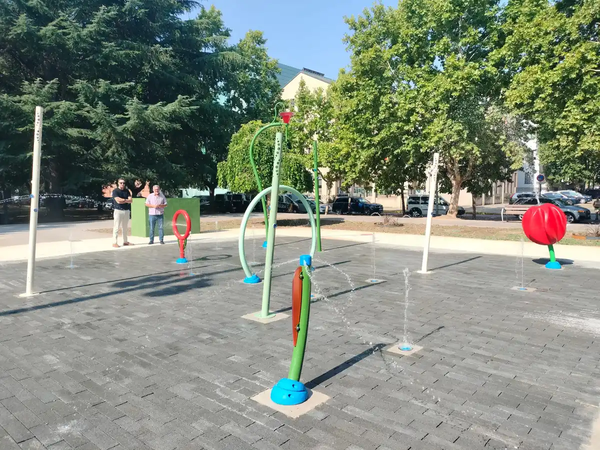 Ponferrada estrena un oasis urbano para combatir el calor